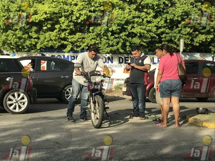 embisten-a-pareja-en-moto-8