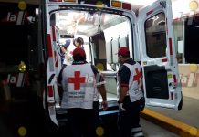 Hombre golpeado por tres sujetos