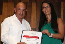 Reciben reconocimiento